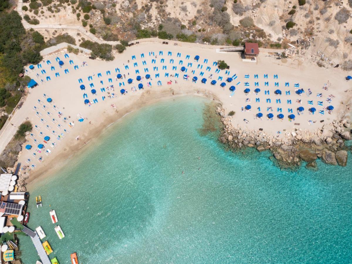 Sanders Mythical Blue Villas Paralimni Exterior photo